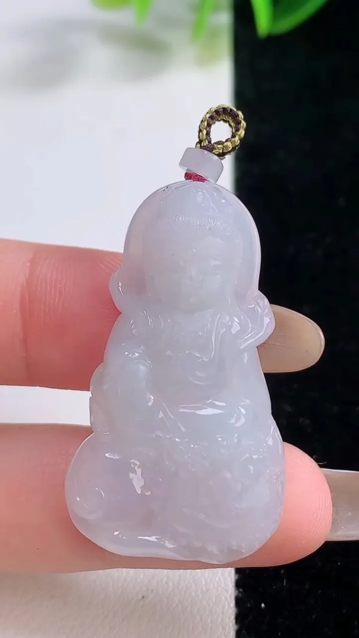 天然A货翡翠文殊菩萨吊坠，尺寸38.6-22.4-5.6，重量:7.82g
11月19日