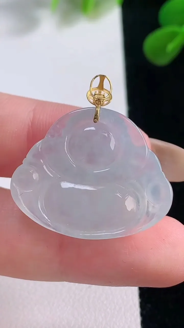 天然A货翡翠种白冰佛公吊坠，尺寸23.2-28-5，重量:5.09g
11月19日