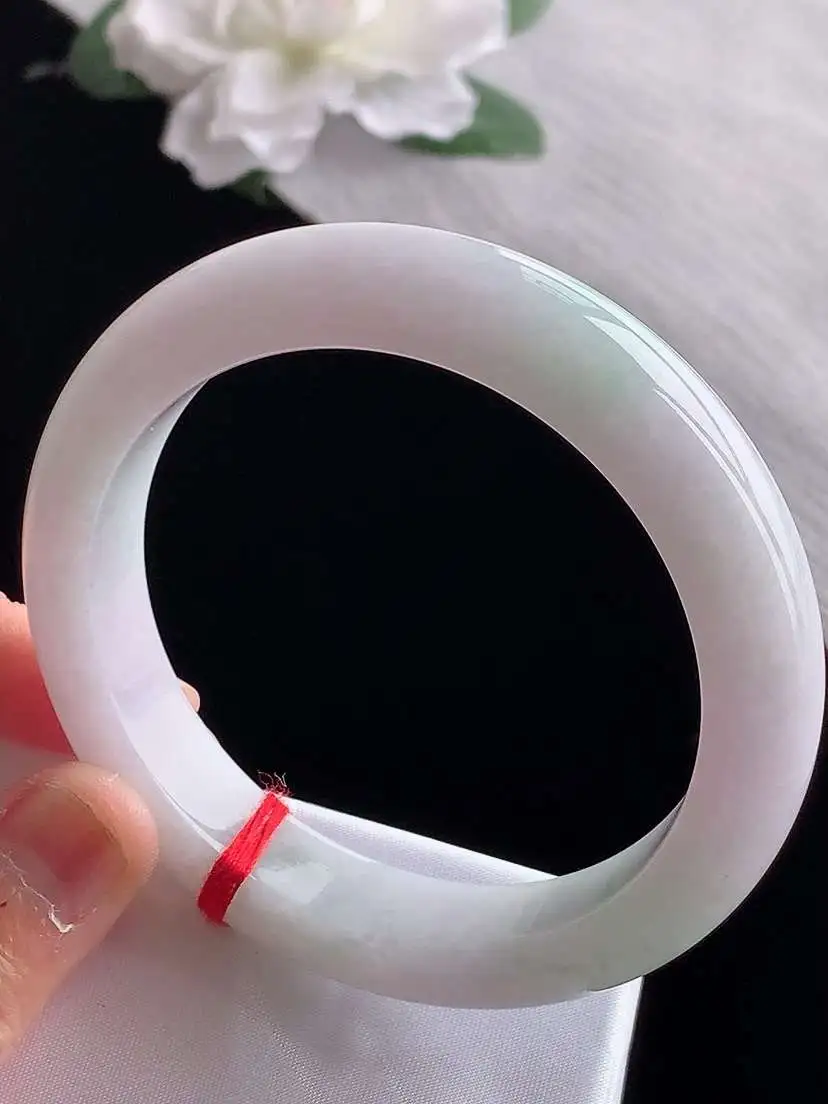 a货翡翠老坑冰种飘绿厚装正装正圈手镯59-60大圈口  尺寸59×12.5×9.2mm 1118