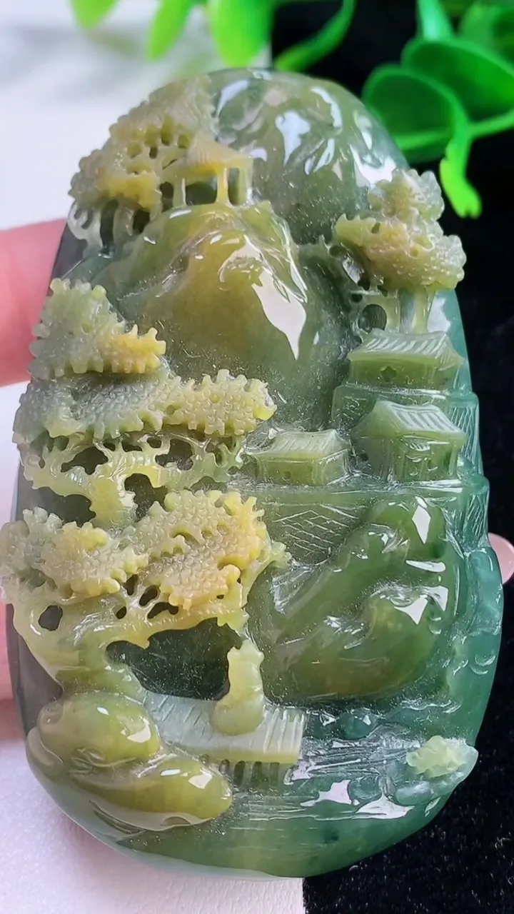 天然A货翡翠蓝水双彩山水无相佛吊坠，尺寸75-45-14，重:91.29g
11月19日