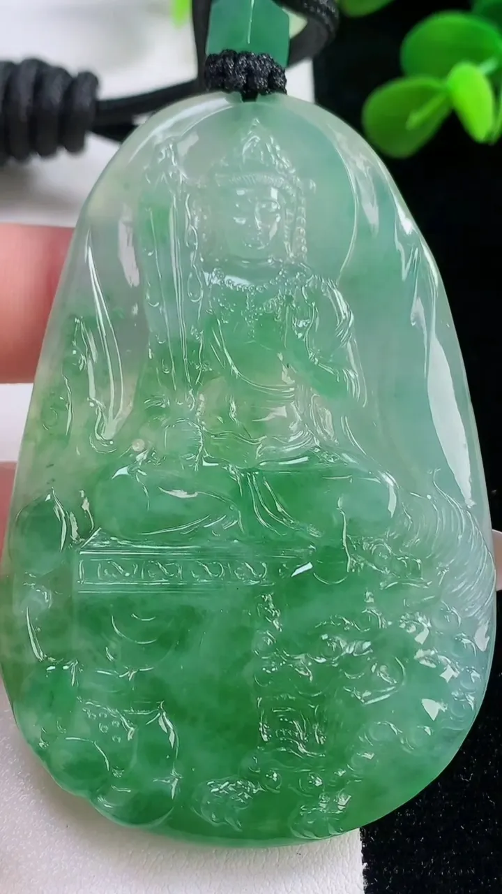 天然A货翡翠文殊菩萨吊坠，尺寸71-46.4-5.3，重量:44.52g
11月19日