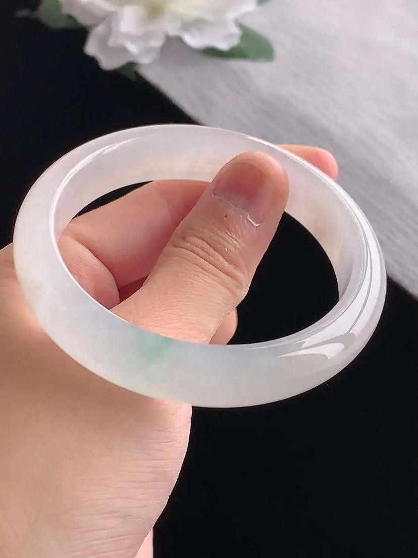 a货翡翠老坑冰种飘绿正装正圈手镯57-58圈口  尺寸57×12.2×7.8mm 1118