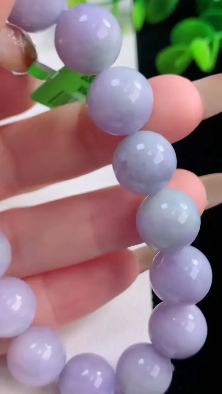 天然A货翡翠紫罗兰圆珠手串，尺寸12.2-16颗，重量:50.47g11月19日
工厂直销收藏佳品,种好水足，色泽均匀，有种有色，上手高大气！