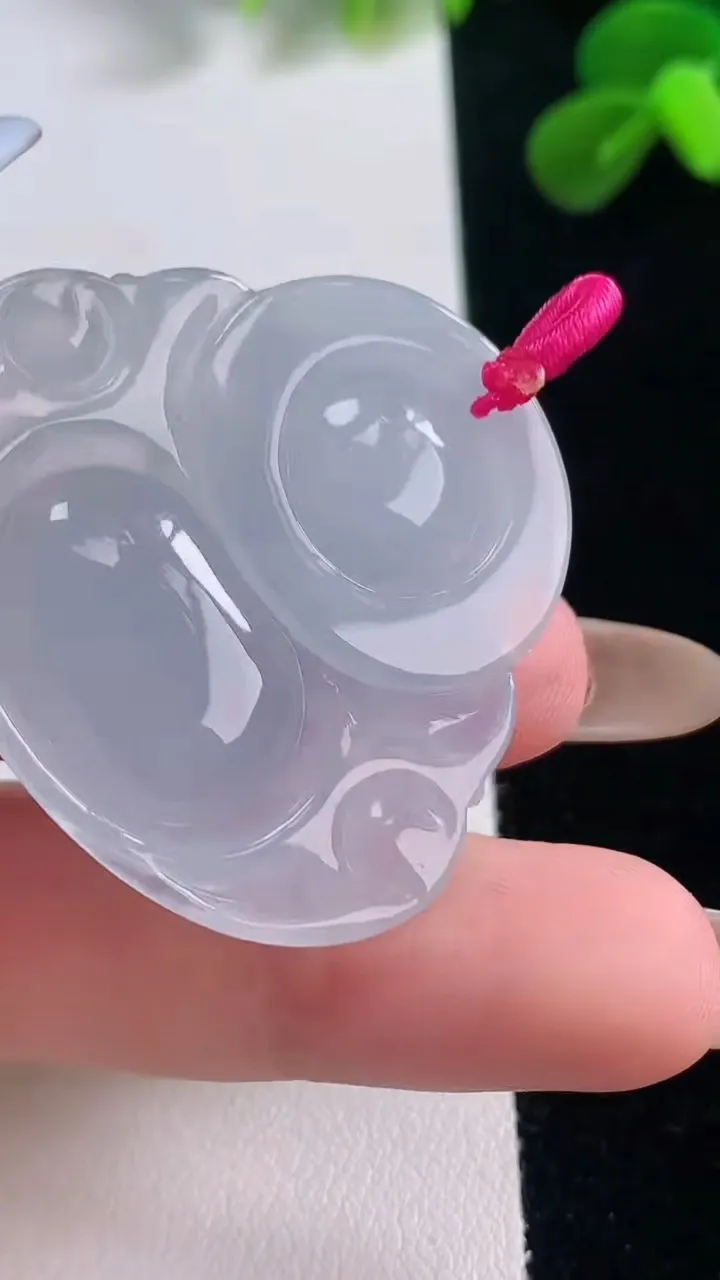 天然A货翡翠冰种紫罗兰佛公吊坠，尺寸36-40-7.5，重量:15.68g
11月19日