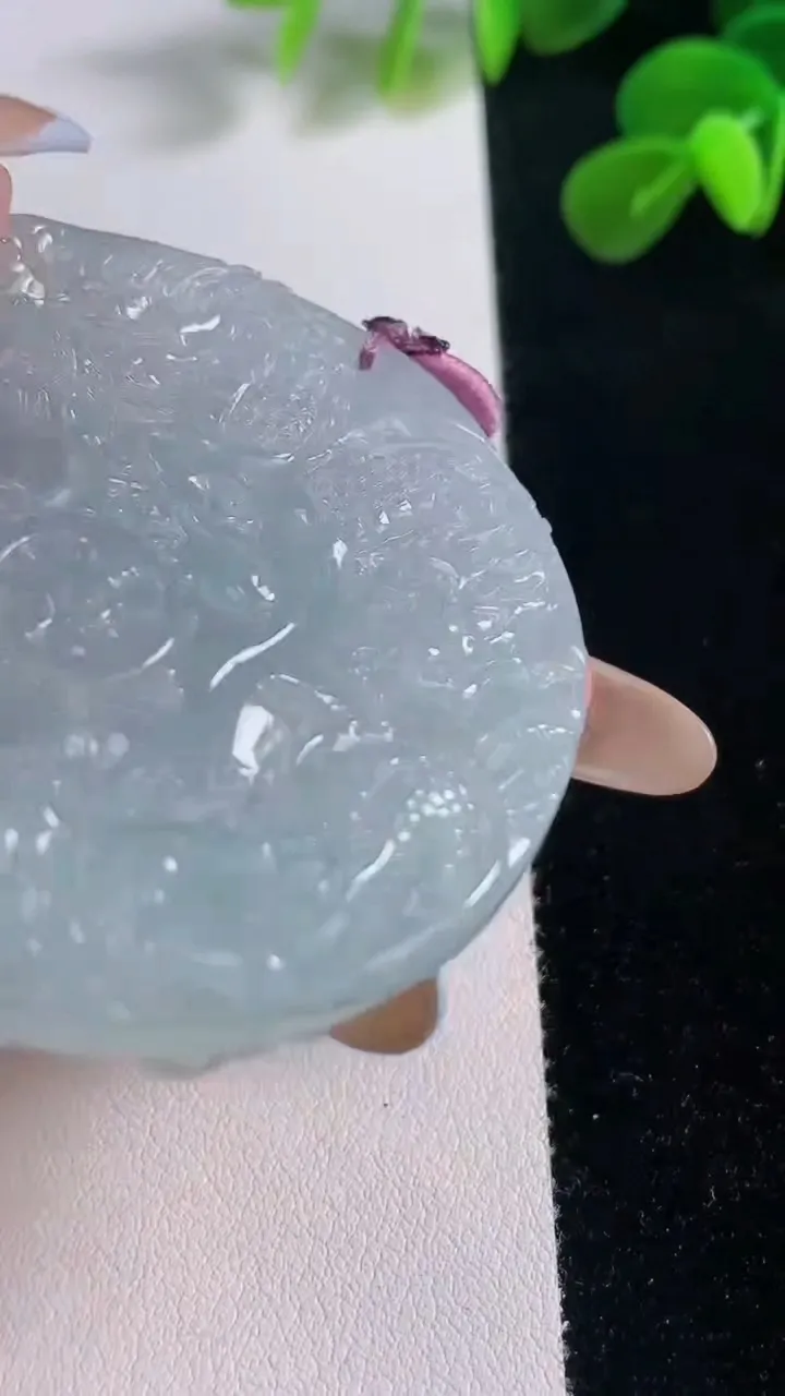 天然A货翡翠九龙至尊 龙牌吊坠，尺寸53.8-9.2，重量:50.39g
11月19日