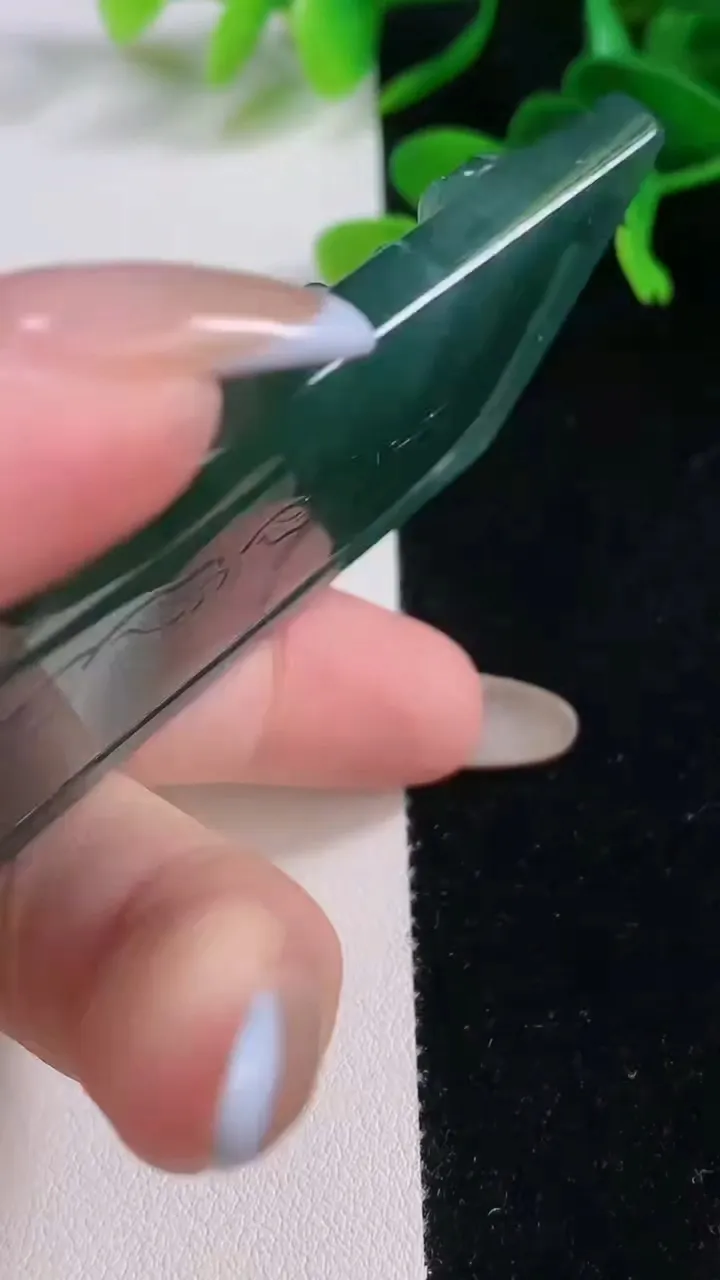 天然A货翡翠蓝水文殊菩萨吊坠，尺寸76.5-33.7-9.5，重:55.27g
11月19日