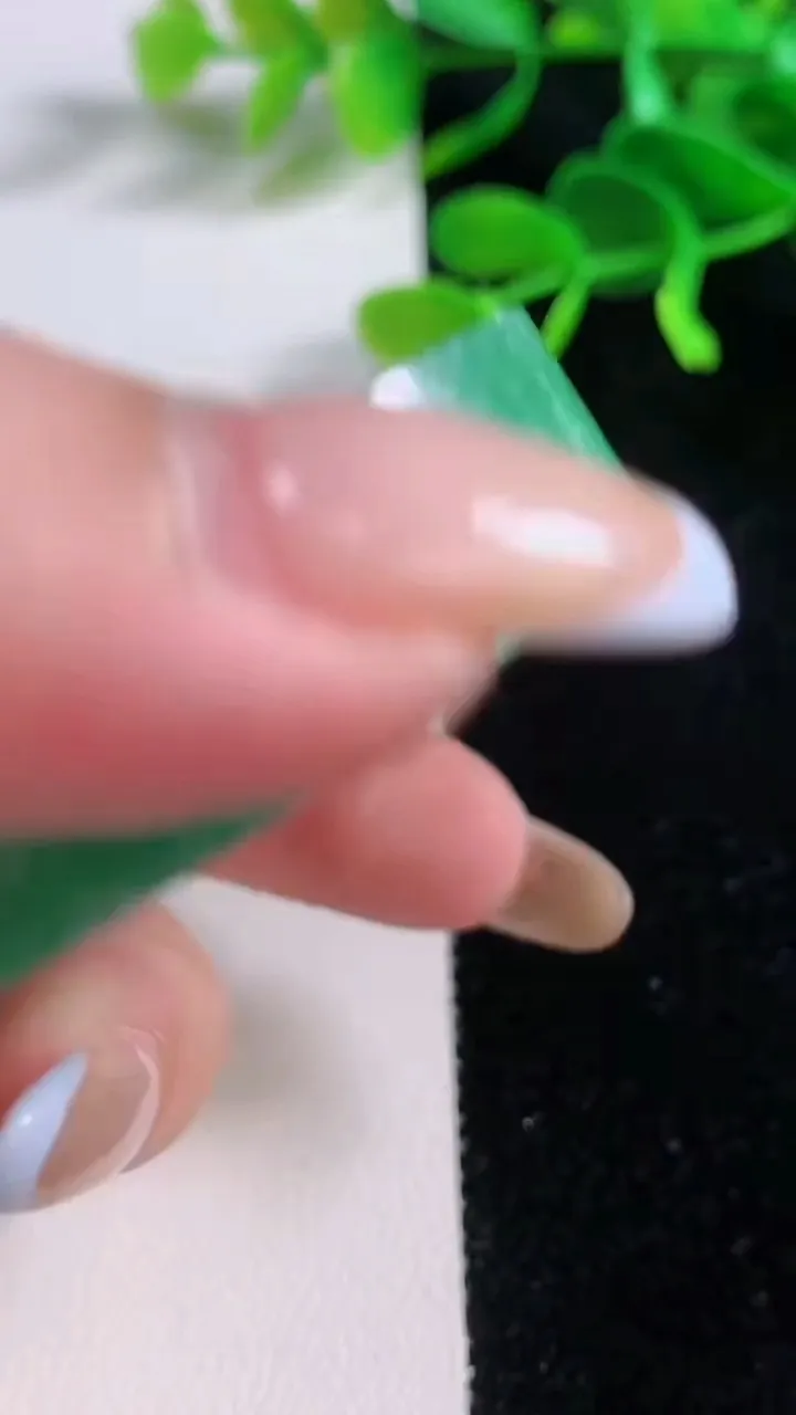 天然A货翡翠无事牌镶嵌件，尺寸52-12.4，重:89.49g
11月19日