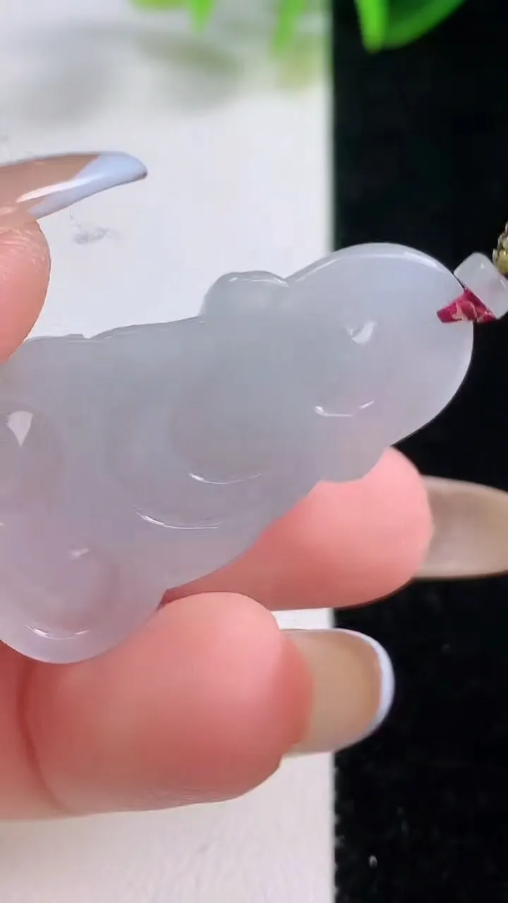 天然A货翡翠文殊菩萨吊坠，尺寸38.6-22.4-5.6，重量:7.82g
11月19日