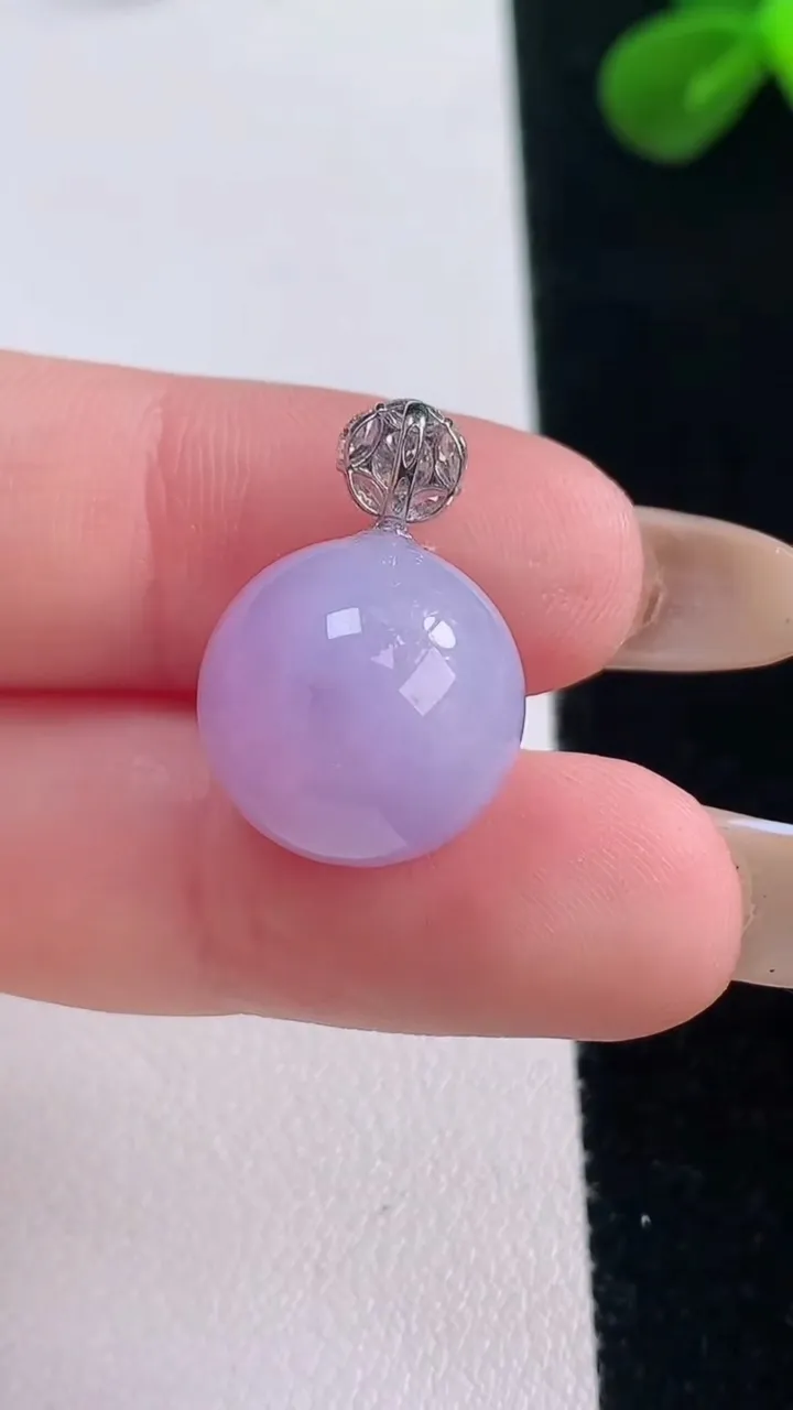 天然A货翡翠18K金紫罗兰圆珠吊坠，尺寸14.2，重量:6.28g
11月19日