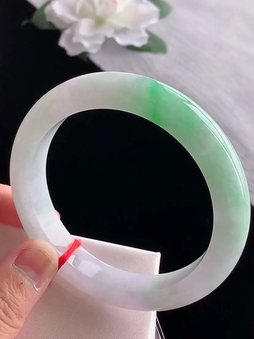 a货翡翠老坑冰种飘绿厚装正装正圈手镯62-63大圈口  尺寸62×12.3×9.6mm 1118