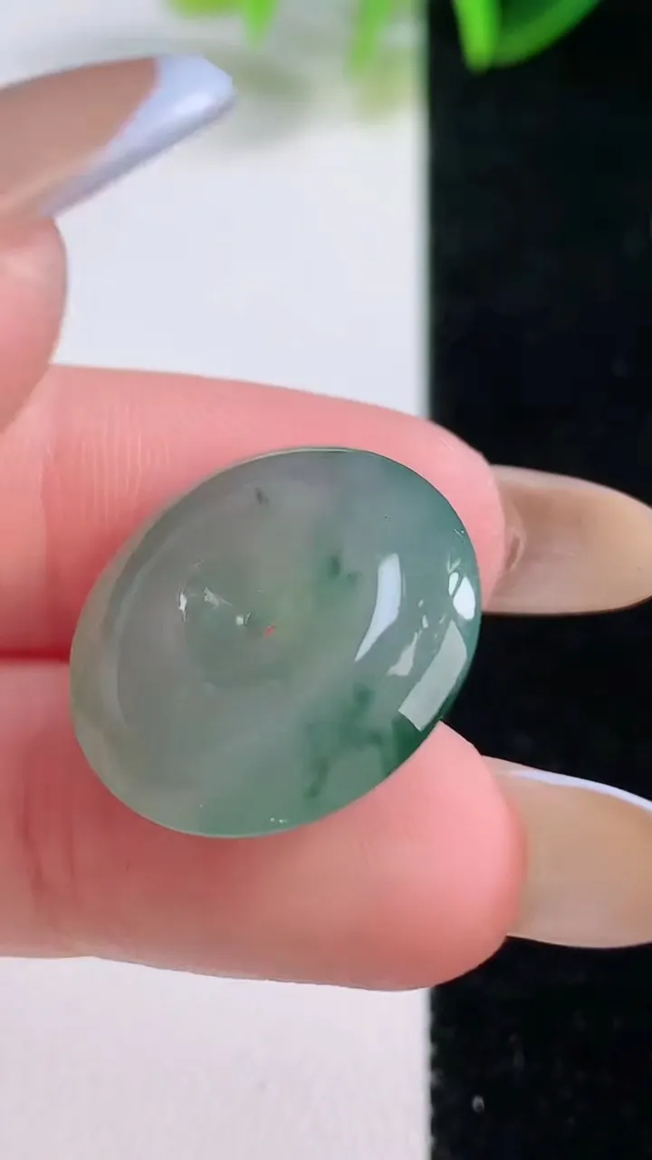 天然A货翡翠平安扣吊坠，尺寸20.3-5.4，重量:4.72g
11月19日