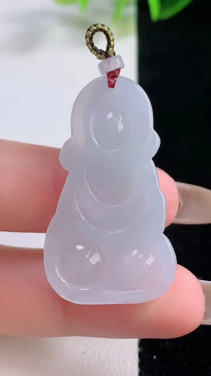 天然A货翡翠文殊菩萨吊坠，尺寸38.6-22.4-5.6，重量:7.82g
11月19日