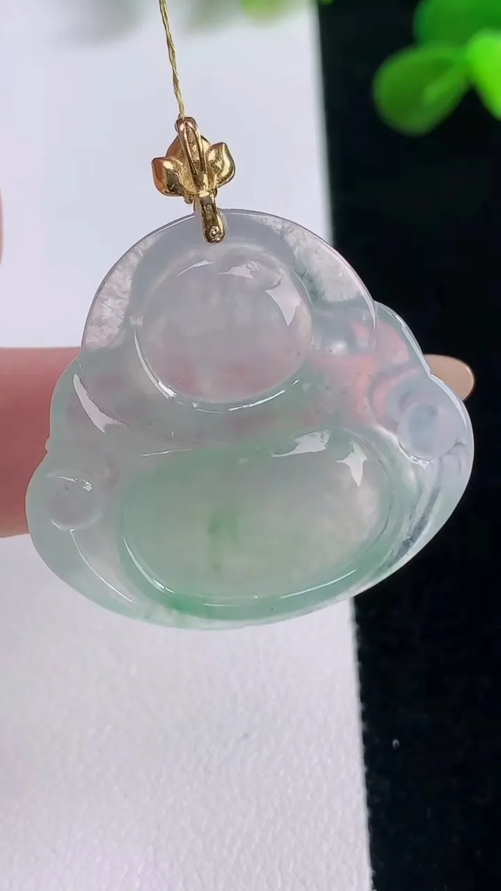 天然A货翡翠佛公吊坠，尺寸28.6-31.5-5.6，重量:8.12g
11月19日