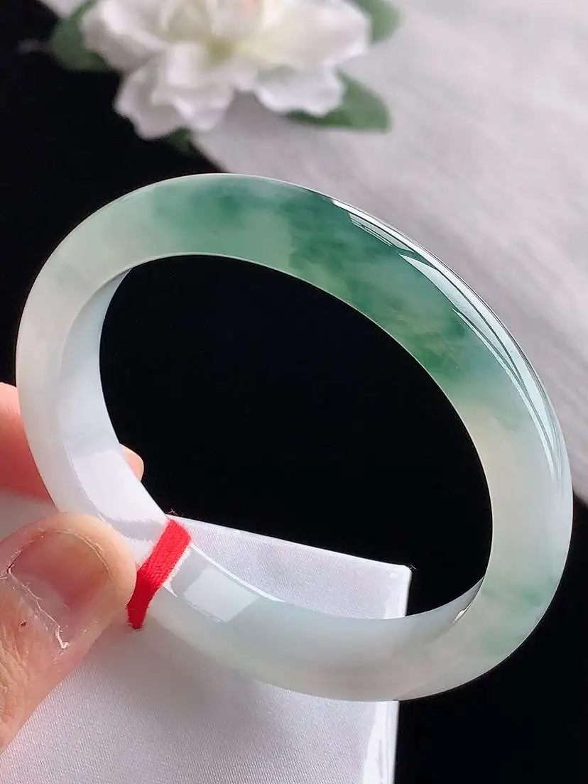 a货翡翠老坑冰种飘花贵妃手镯55-56圈口  尺寸55.2×49.6×11.6×7.5mm 1118