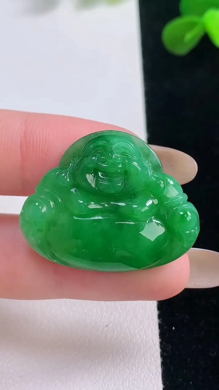 天然A货翡翠佛公吊坠，尺寸24.4-31.3-6.2，重量:7.53g
11月19日