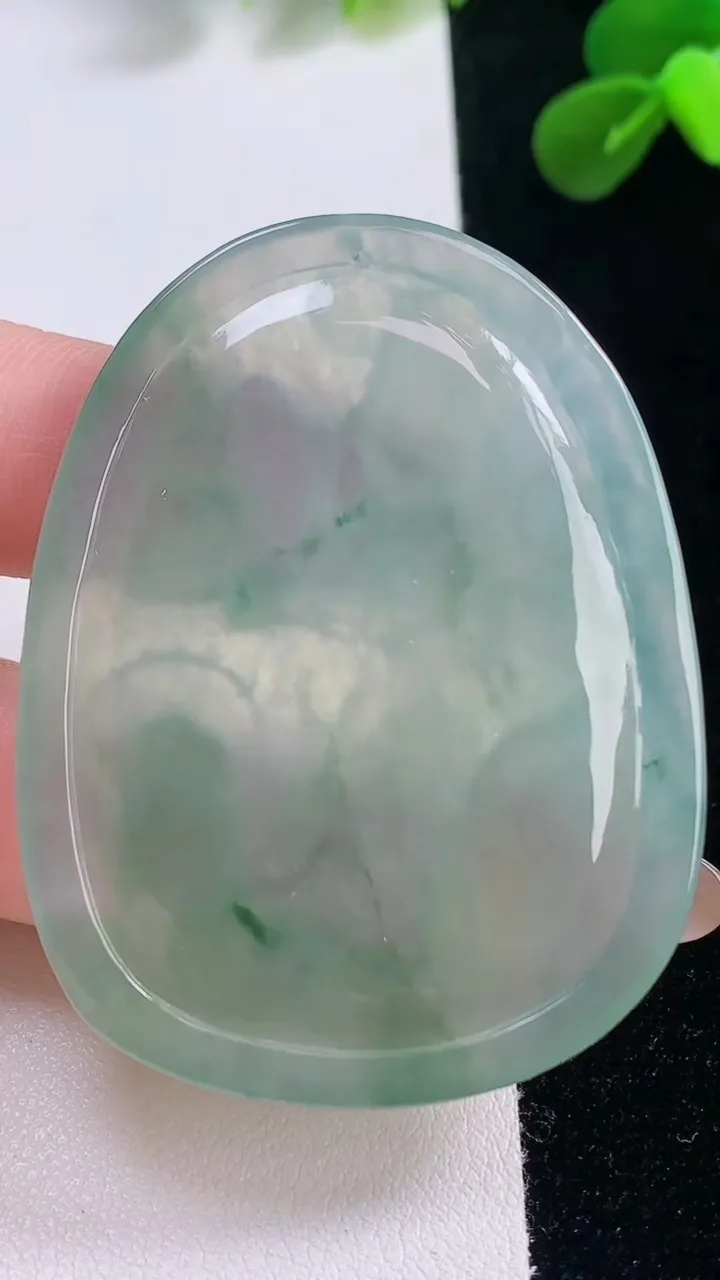 天然A货翡翠冰种飘花悟道吊坠，尺寸54-41.7-5.2，重量:24.30g
11月19日