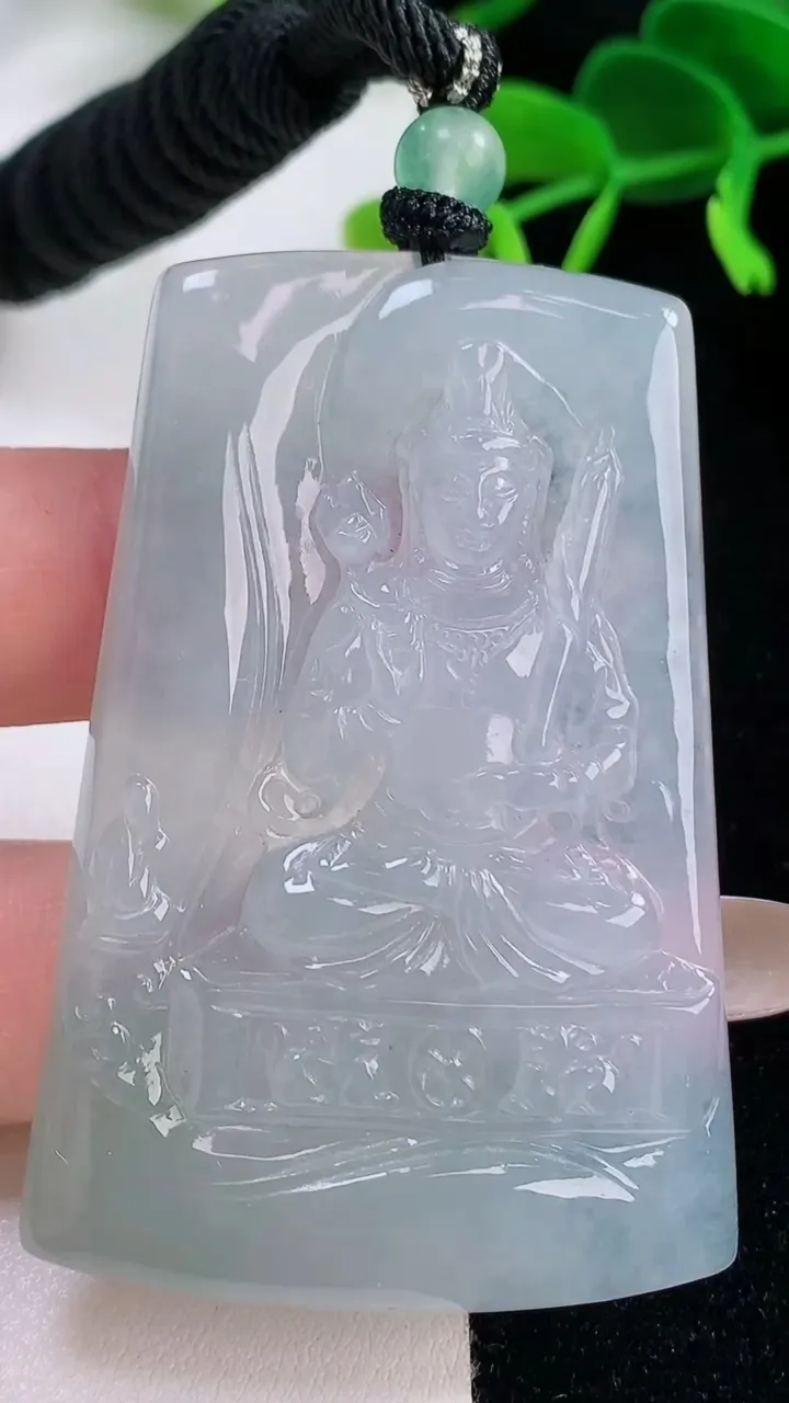 天然A货翡翠虚空藏菩萨吊坠，尺寸58-29.5-5.5，重:26.93g
11月19日