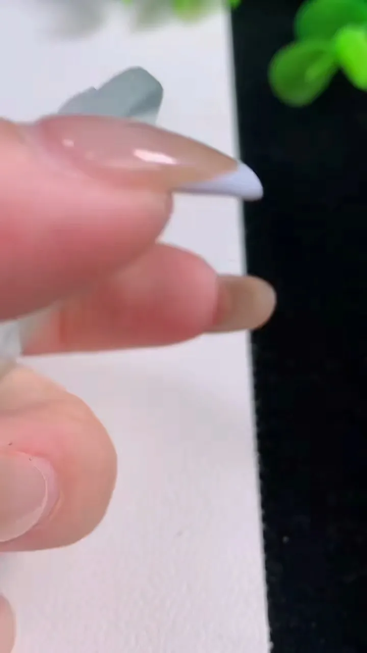 天然A货翡翠山水度母观音吊坠，尺寸52-44.4-5.8，重量:26.28g
11月19日