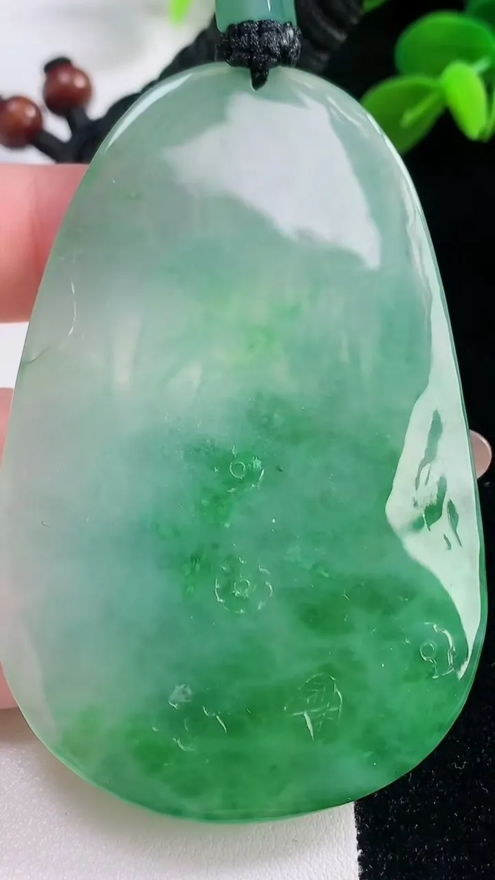 天然A货翡翠文殊菩萨吊坠，尺寸71-46.4-5.3，重量:44.52g
11月19日