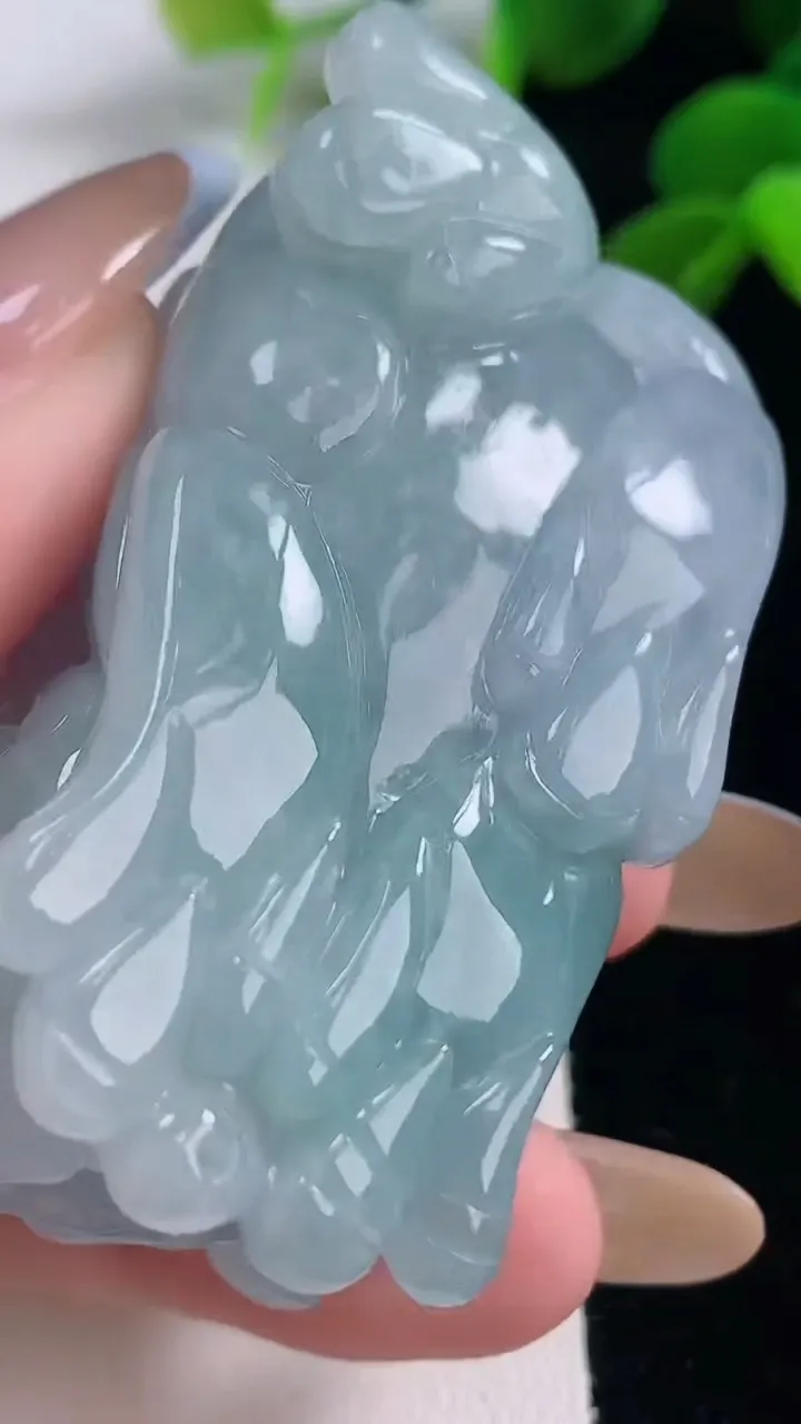 天然A货翡翠紫罗兰貔貅小摆件，尺寸54-32.5-21.5，重量:93.53g
11月19日