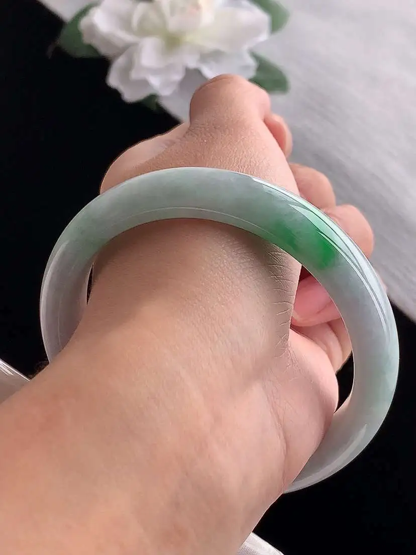 a货翡翠老坑冰种飘绿正装正圈手镯59-60大圈口  尺寸59×12.5×8mm 1118