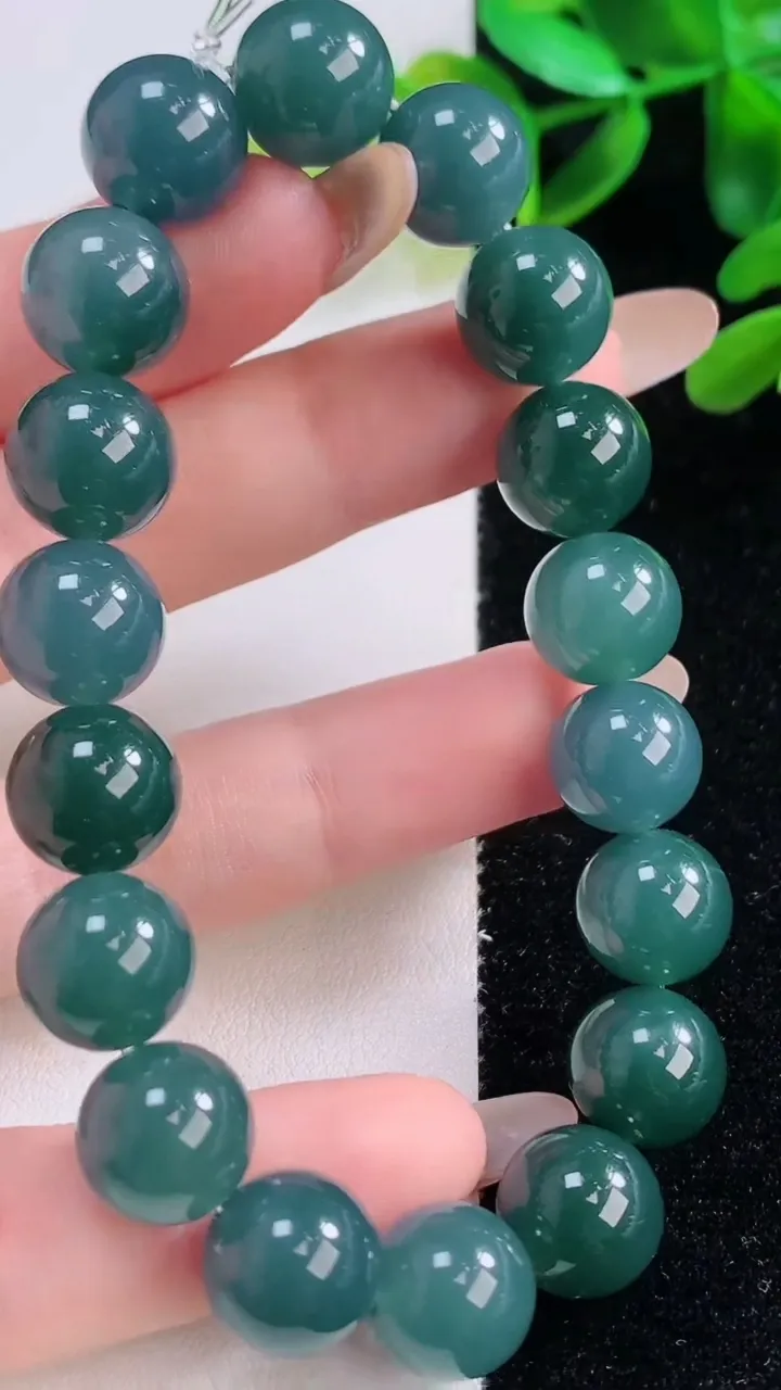 天然A货翡翠圆珠手串，尺寸11-18颗，重量:42.52g11月19日
工厂直销收藏佳品,种好水足，