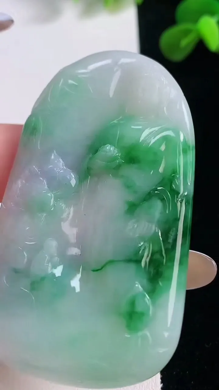 天然A货翡翠阿弥陀佛吊坠，尺寸62.3-37.3-5.2，重量:28.73g
11月19日