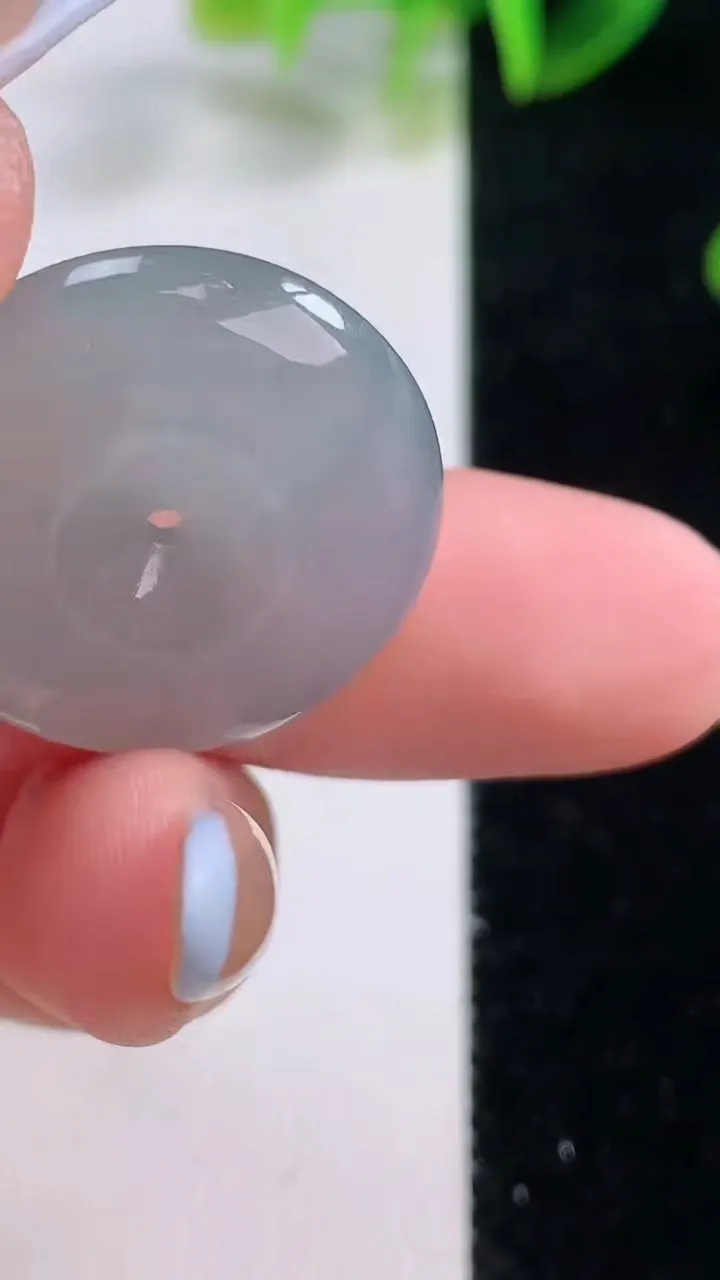 天然A货翡翠紫罗兰平安扣吊坠，尺寸23.8-6，重量:7.34g
11月19日