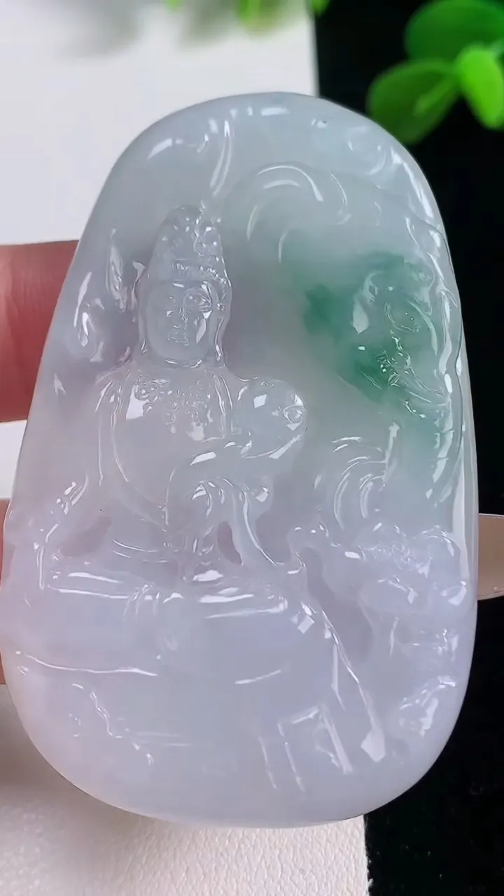 天然A货翡翠冰种飘花普贤菩萨吊坠，尺寸61.2-37.4-5.6，重量:28.89g
11月19日