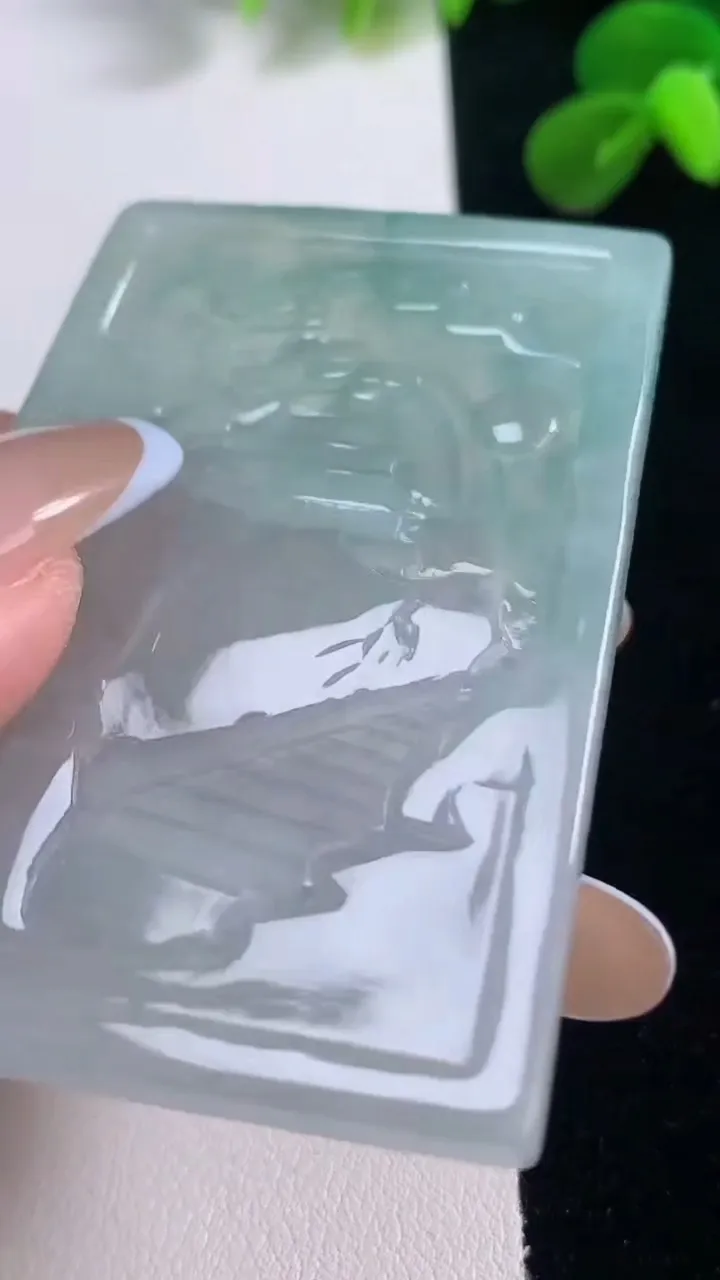 天然A货翡翠普贤菩萨吊坠，尺寸59.7-40.2-6.4，重量:33.73g
11月19日