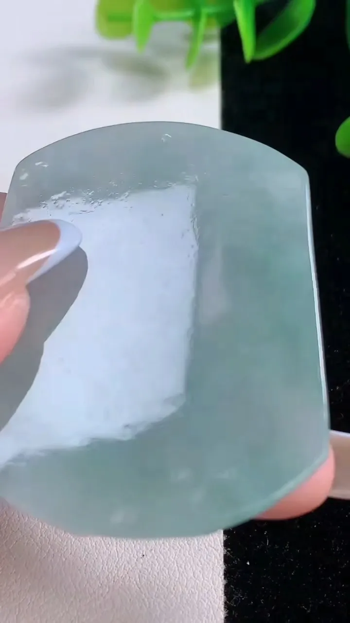 天然A货翡翠普贤菩萨吊坠，尺寸54.8-42.5-5.3，重量:28.34g
11月19日