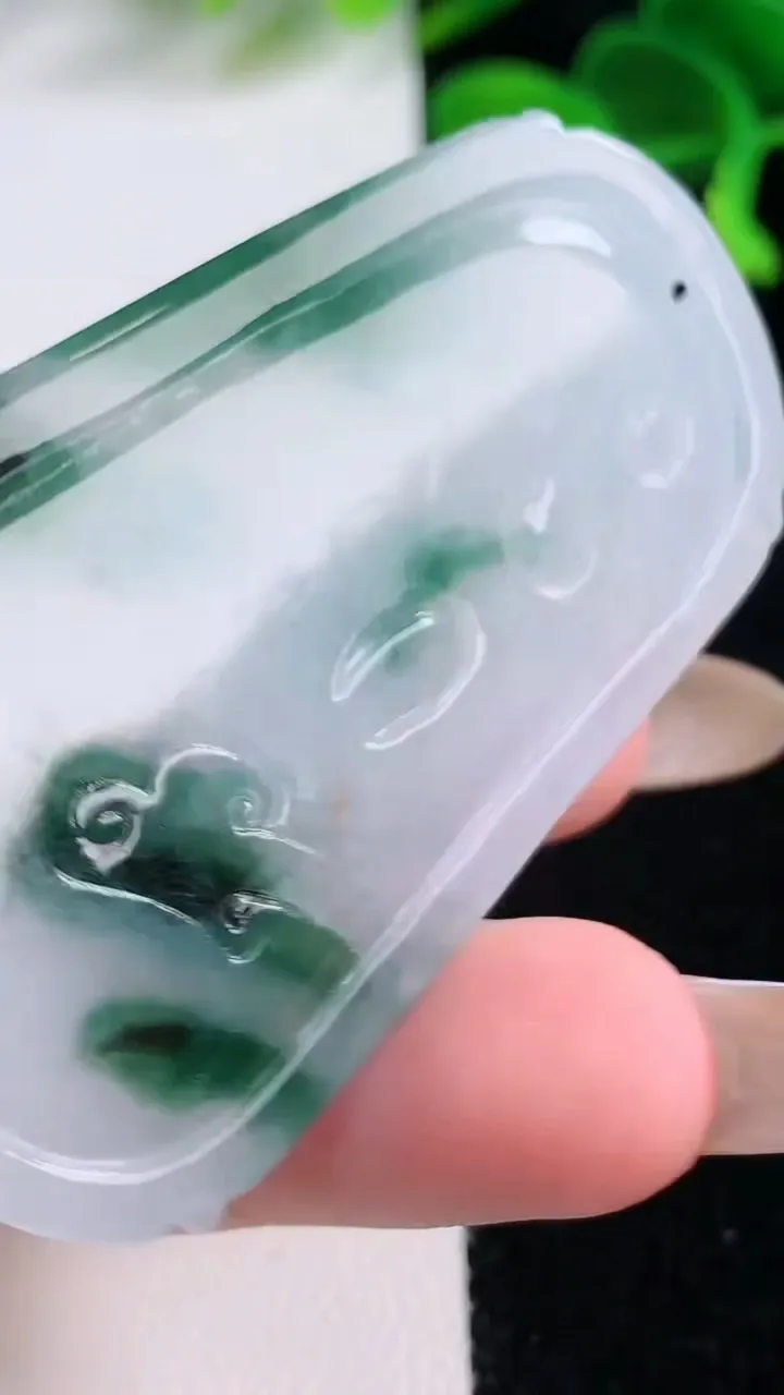 天然A货翡翠普贤菩萨吊坠，尺寸58.6-36.3-6，重:23.44g
11月19日