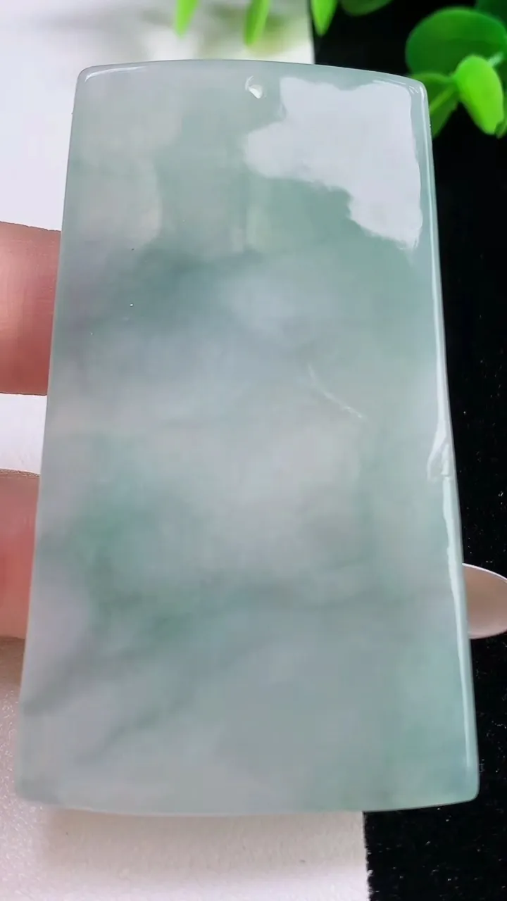 天然A货翡翠普贤菩萨吊坠，尺寸68.7-40-5.5，重量:36.91g
11月19日