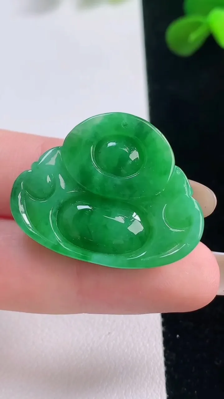 天然A货翡翠佛公吊坠，尺寸24.4-31.3-6.2，重量:7.53g
11月19日