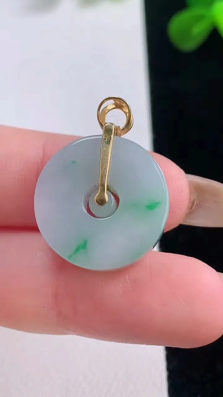 天然A货翡翠母子平安扣吊坠，尺寸18.6-6，重量:6.16g
11月19日