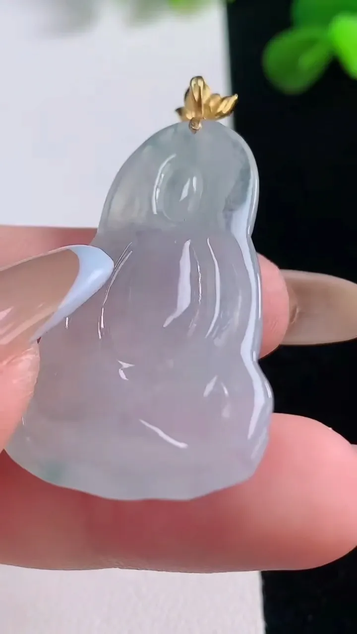 天然A货翡翠种飘花观音菩萨吊坠，尺寸38-24.2-5.3，重量:8.82g
11月19日