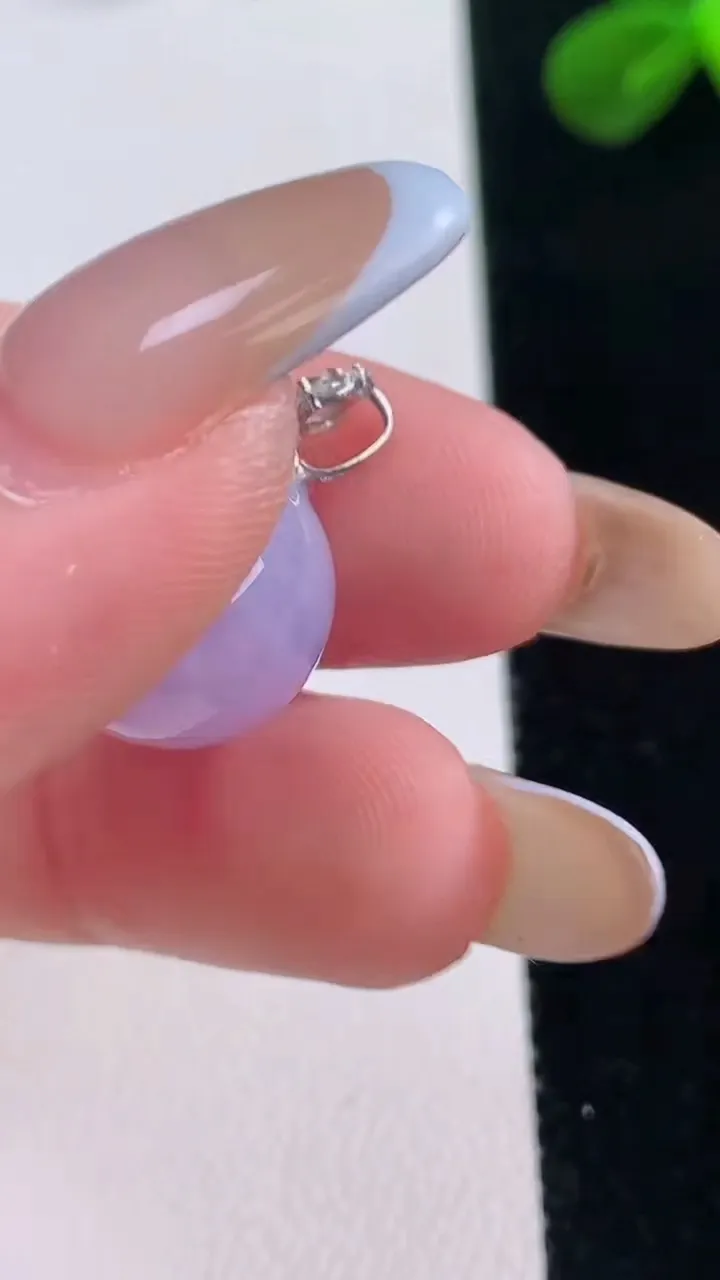 天然A货翡翠18K金紫罗兰圆珠吊坠，尺寸14.2，重量:6.28g
11月19日