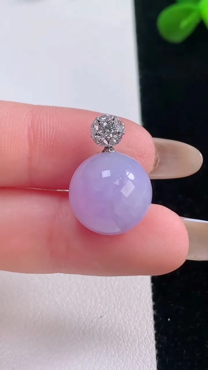 天然A货翡翠18K金紫罗兰圆珠吊坠，尺寸14.2，重量:6.28g
11月19日