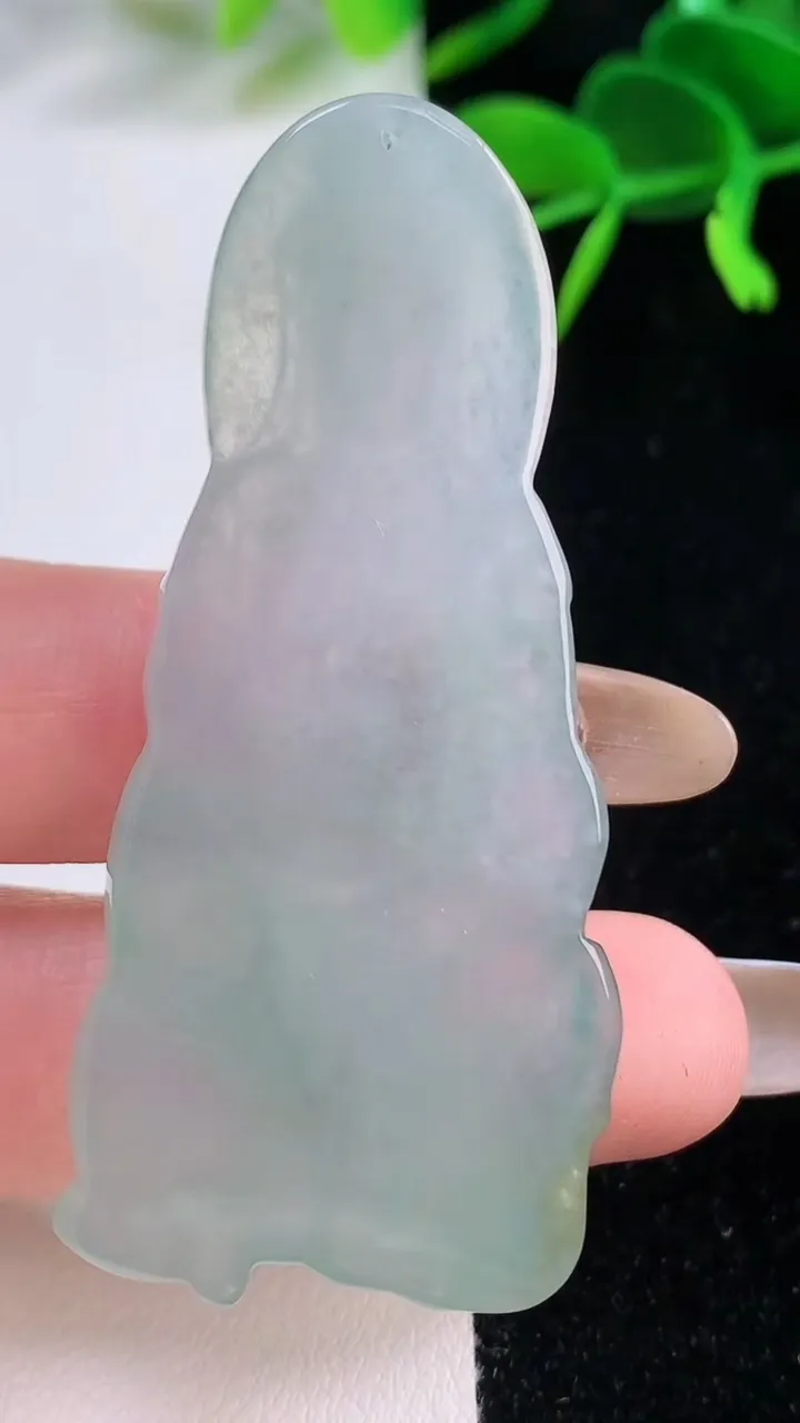 天然A货翡翠普贤菩萨吊坠，尺寸59-27-6，重:18.90g
11月19日