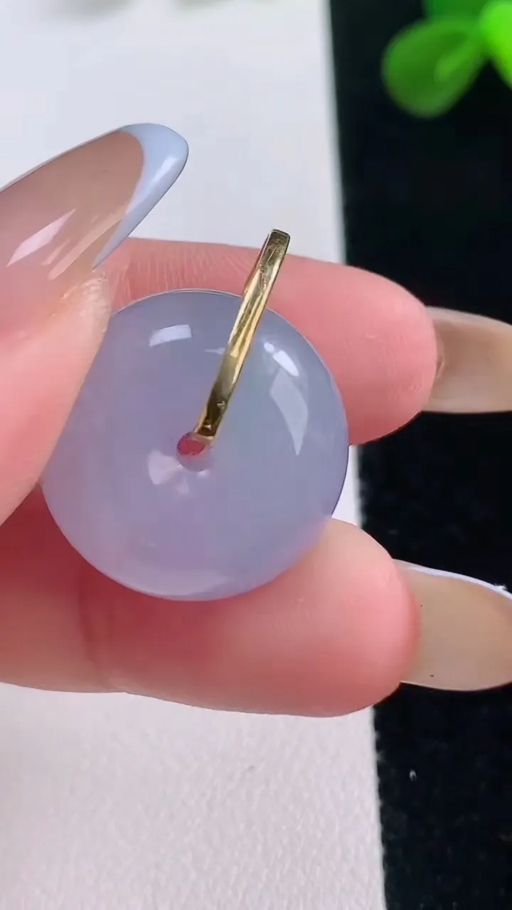 天然A货翡翠18K金紫罗兰路路通吊坠，尺寸20-11.6，重量:10.42g
11月19日