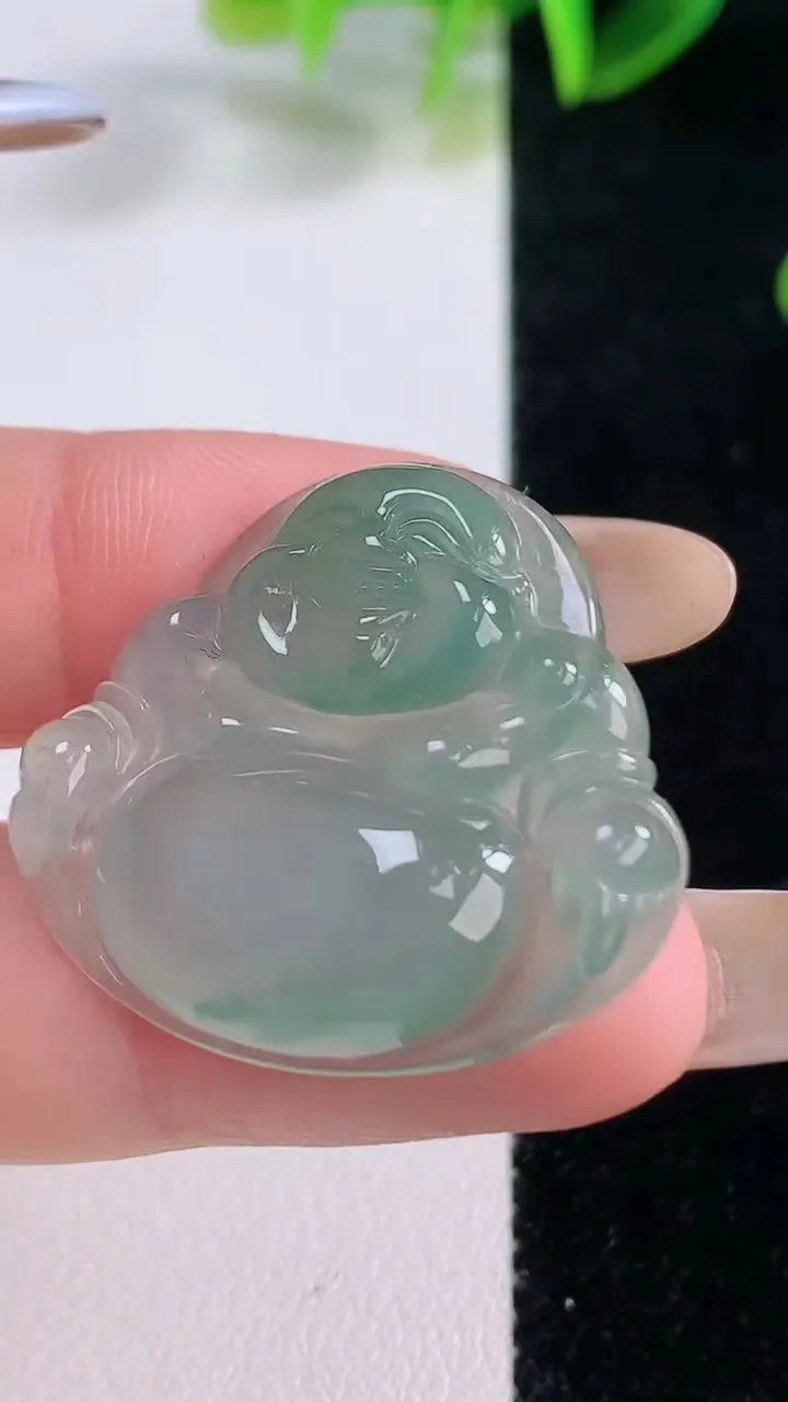 天然A货翡翠佛公吊坠，尺寸27.8-31.3-5.8，重量:7.30g
11月19日