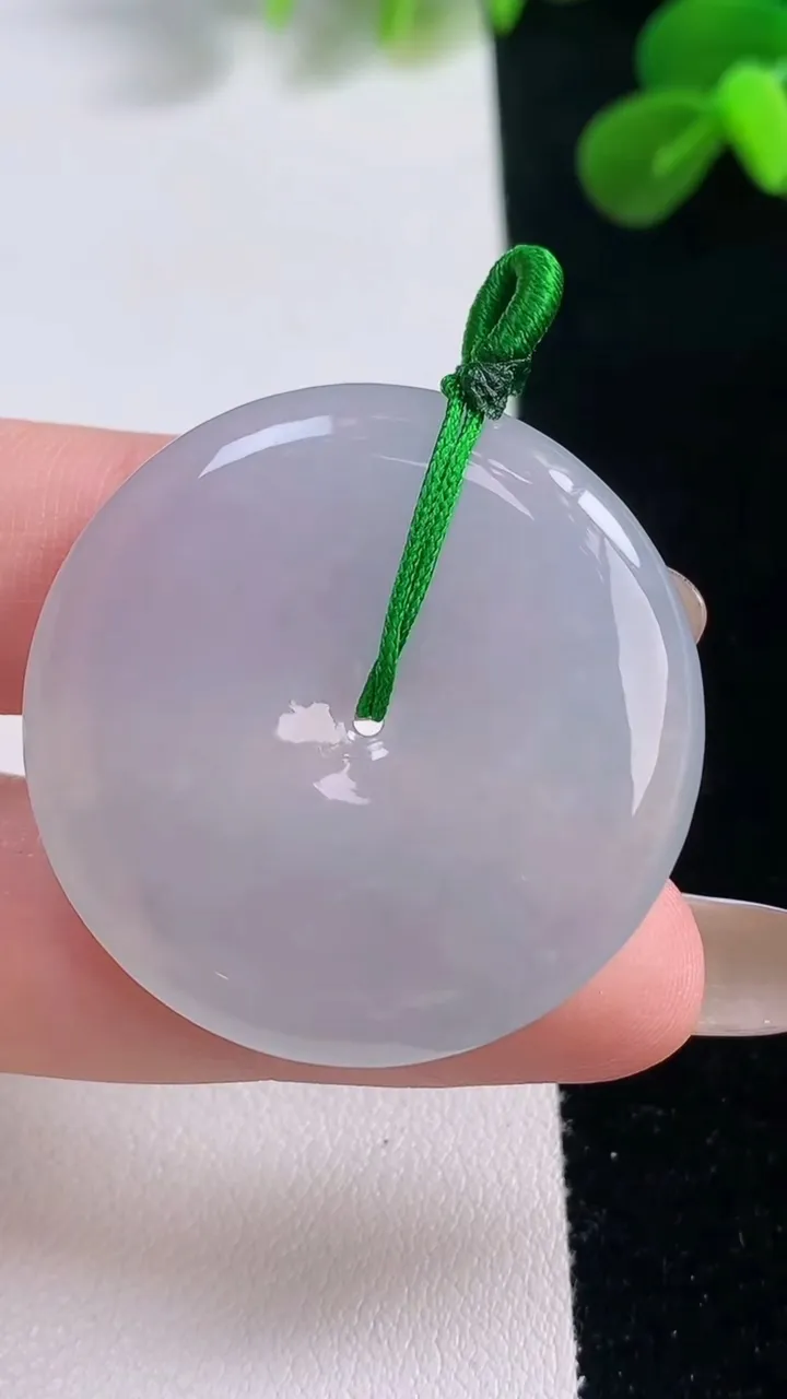 天然A货翡翠冰种紫罗兰平安扣吊坠，尺寸34-5，重量:14.23g
11月19日