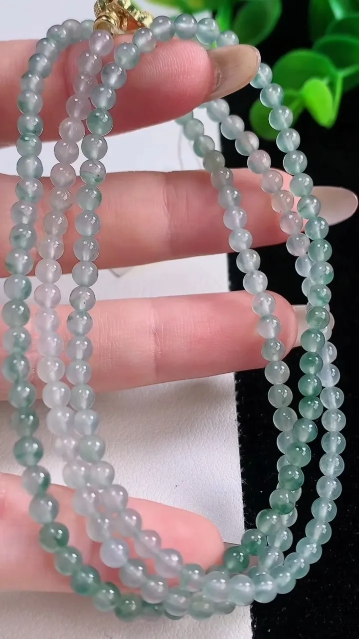 天然A货翡翠种飘花小米珠手串，尺寸3.9-170颗，重量:16.39g11月19日
工厂直销收藏佳品,种好水足，色泽均匀，有种有色，上手高大气！