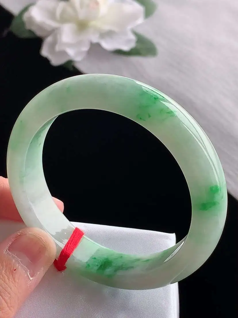 a货翡翠老坑冰种飘绿正装正圈手镯54-55圈口  尺寸54×12.8×8.2mm 1118