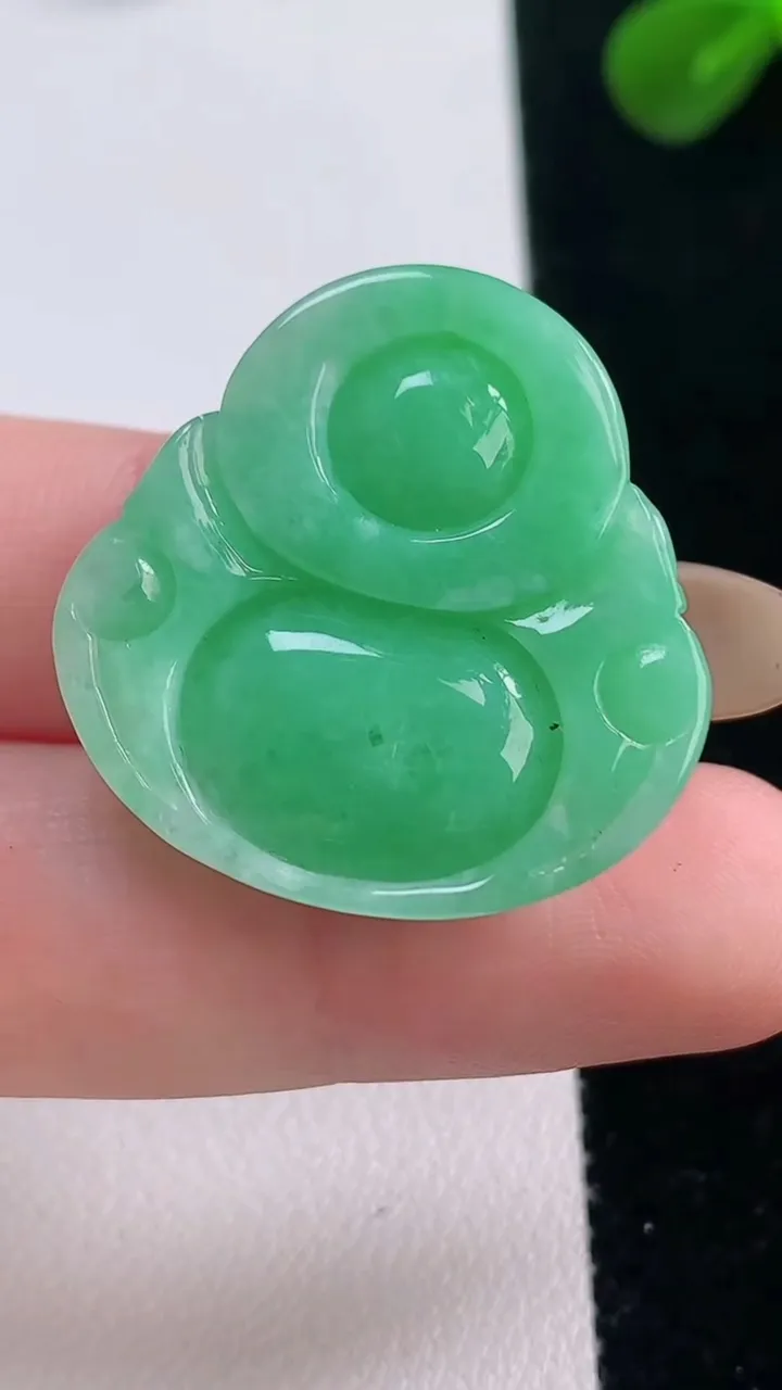 天然A货翡翠佛公吊坠，尺寸27.3-27.5-7.2，重量:8.03g
11月19日