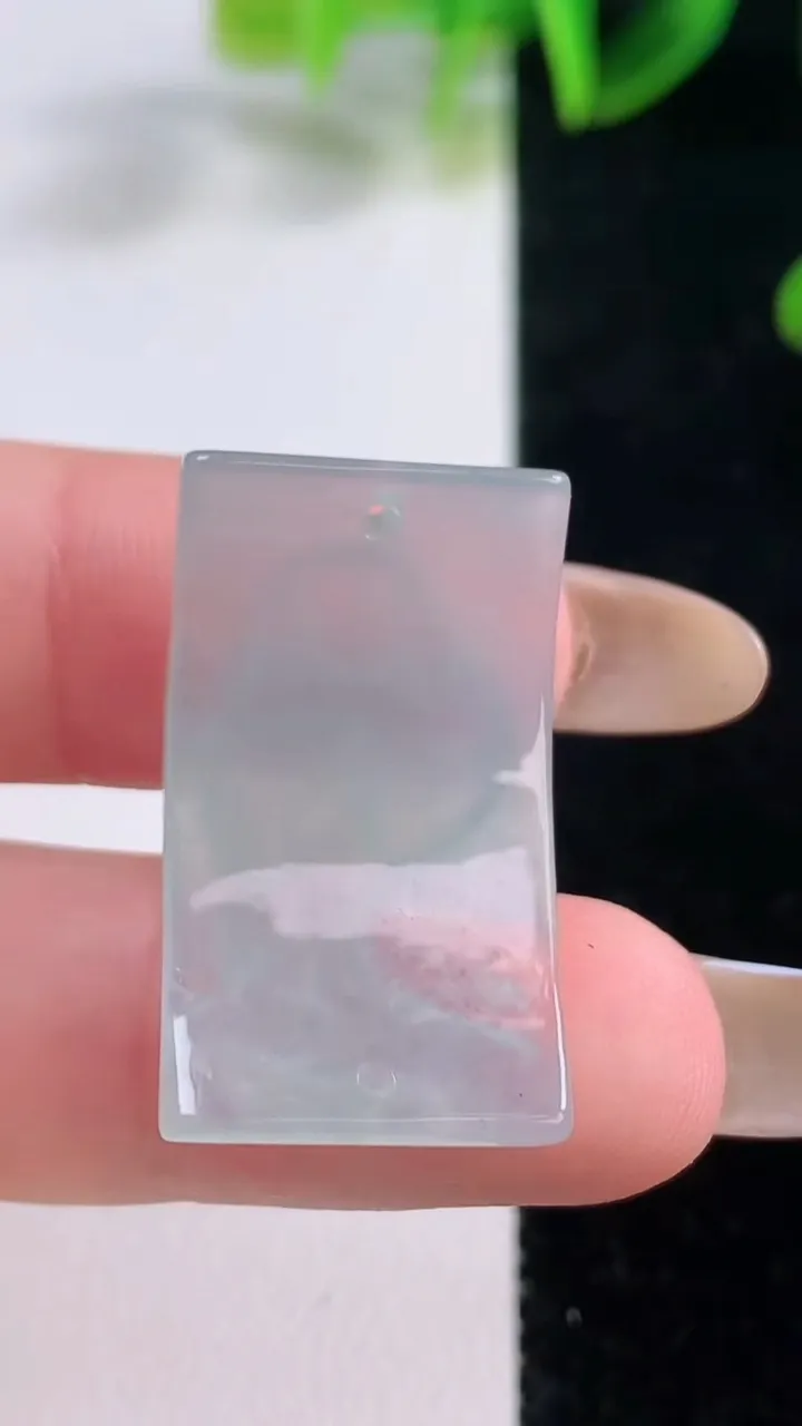 天然A货翡翠大展宏图 老鹰吊坠，尺寸27.6-16-5.3，重量:5.62g
11月19日