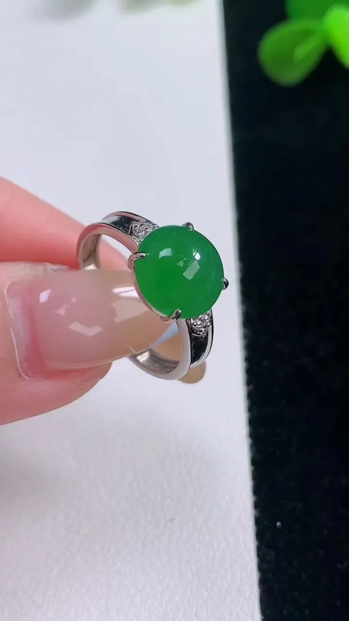 天然A货翡翠蛋面戒指，尺寸17.4-9.5-5，重量:3.41g2025年11月19日
工厂直销收藏