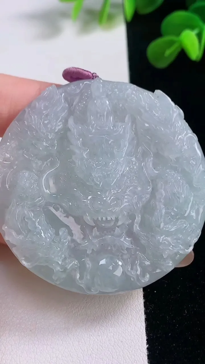 天然A货翡翠九龙至尊 龙牌吊坠，尺寸53.8-9.2，重量:50.39g
11月19日