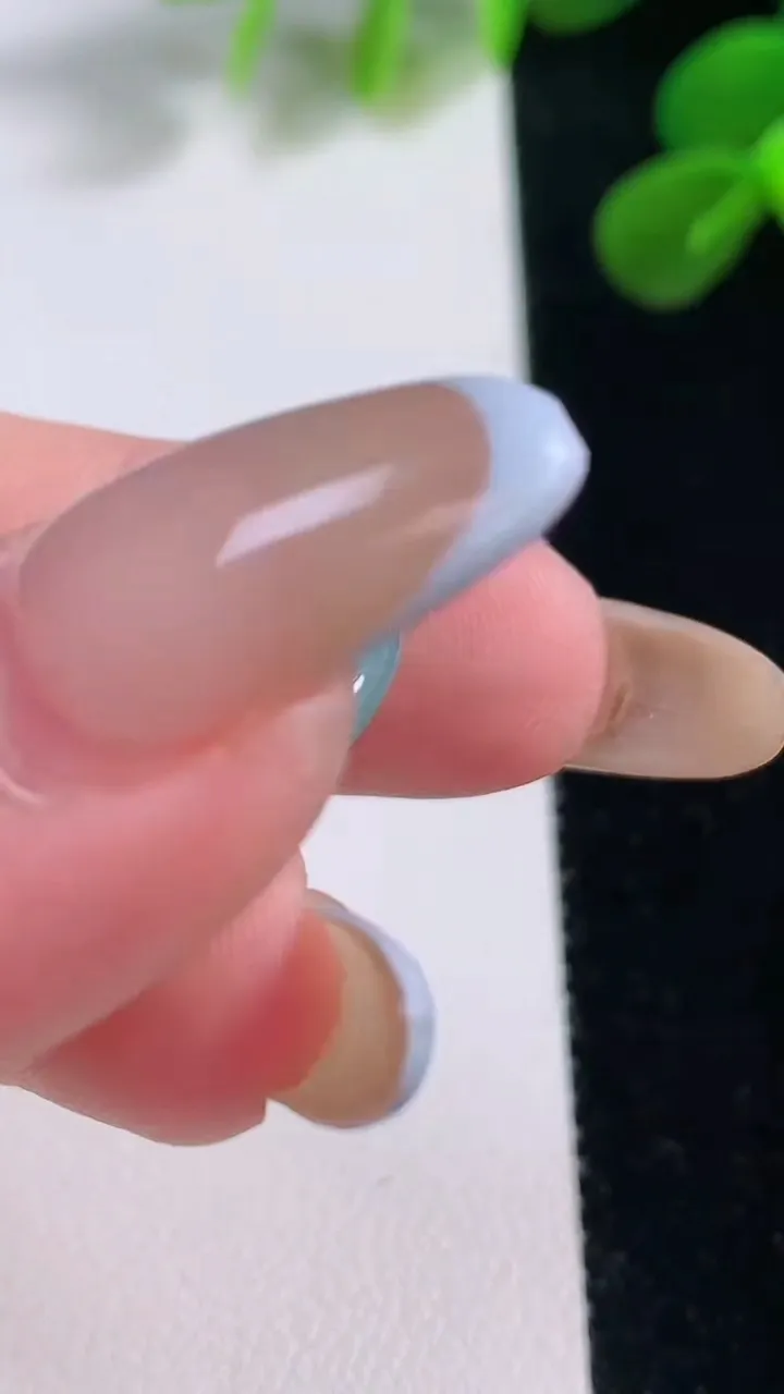 天然A货翡翠平安扣吊坠，尺寸20.7-4.8，重量:4.84g
11月19日