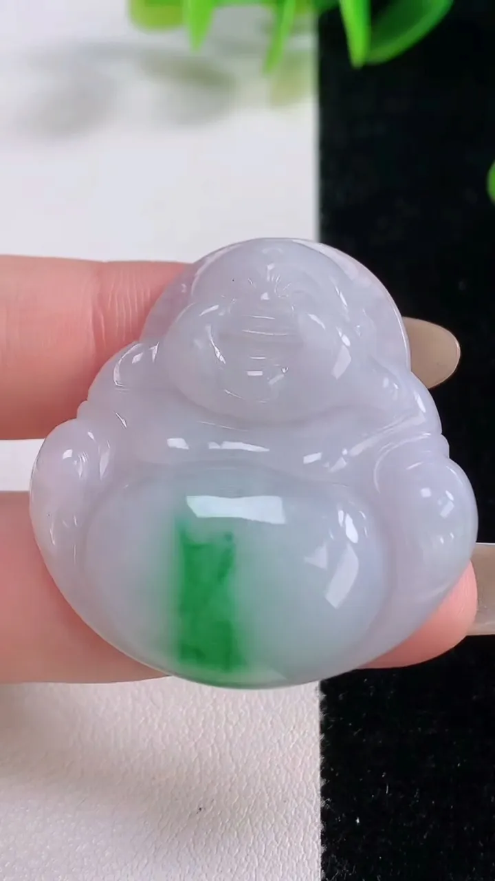 天然A货翡翠佛公吊坠，尺寸37.8-36.2-7.9，重量:16.40g
11月19日